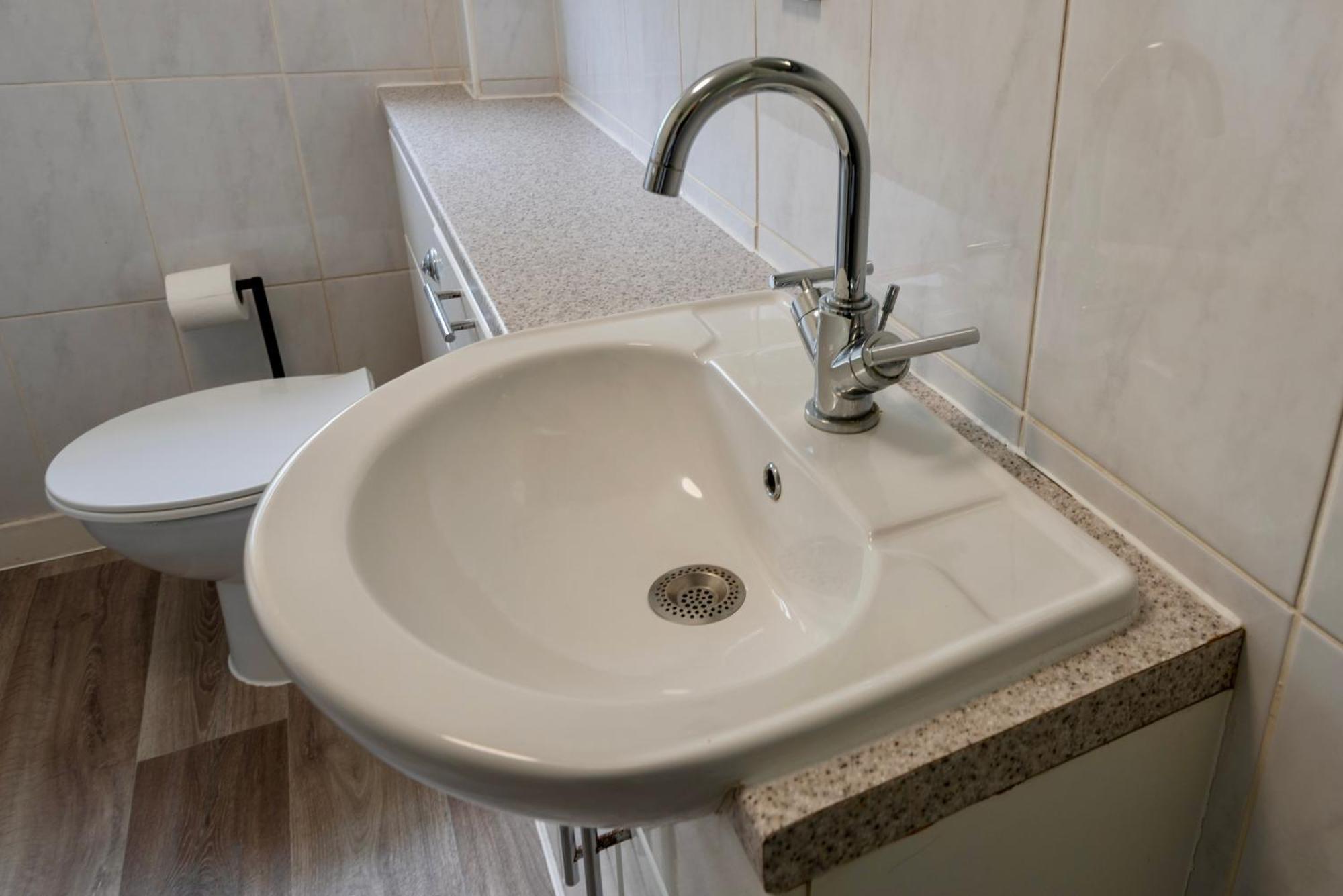 Double Room In Refurbished 5 Bed Home With Wifi And Tv BW Room 4 سوليهال المظهر الخارجي الصورة